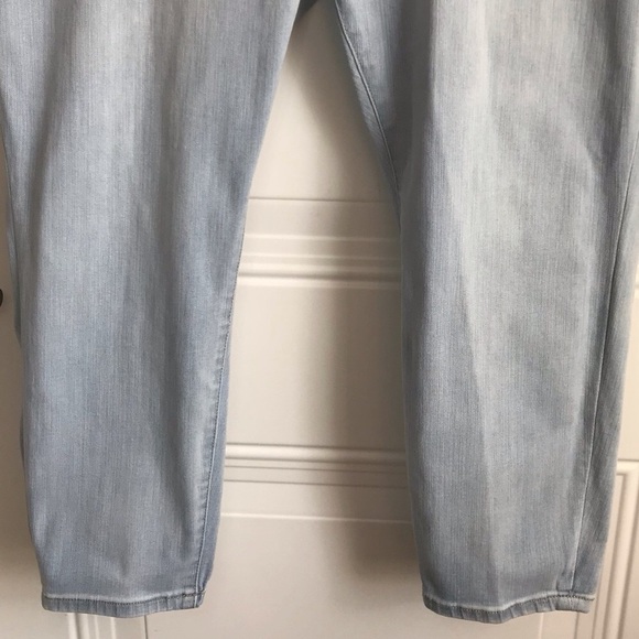 🔴 4/$15 Ava & Viv Women’s 24W Target Classic Light Wash Blue Denim Jeans in EUC - Picture 6 of 15